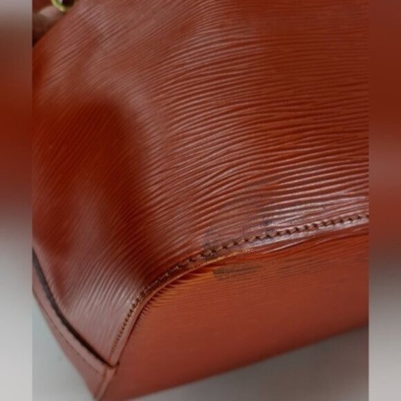 Louis Vuitton Epi Noe Leather Bucket Bag - Picture 10 of 16